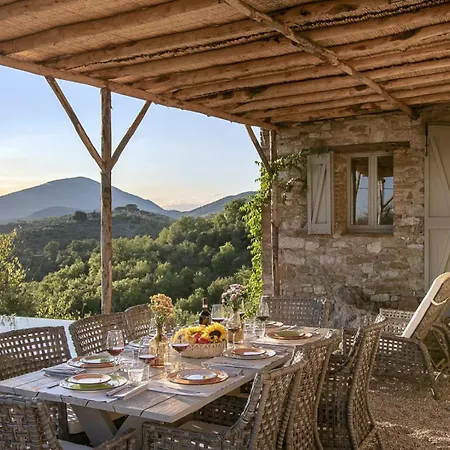 Villa Outstanding Castiglione Ugolino In Umbria